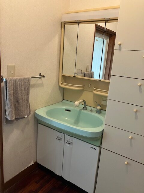 洗面化粧台取替