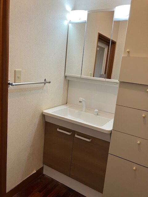 洗面化粧台取替