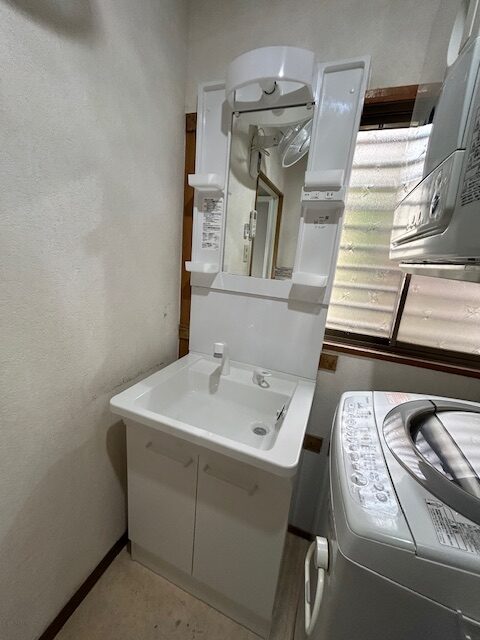 洗面化粧台取替